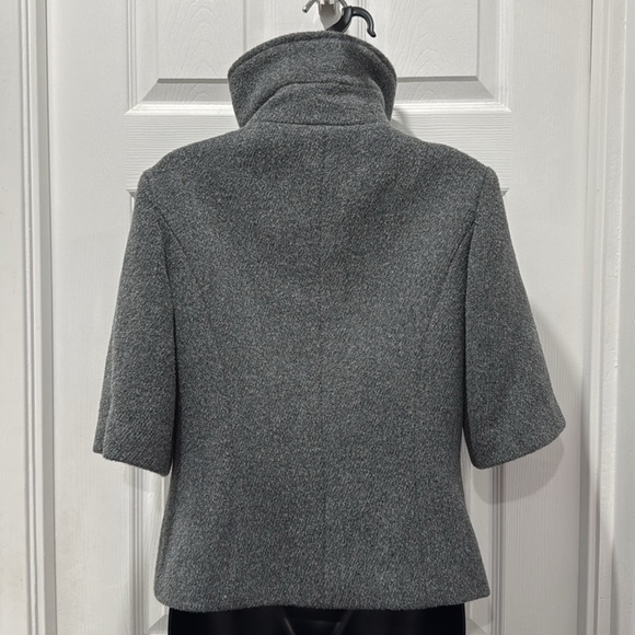 MaxMara Funnel Neck Short Sleeved Wool/Cashmere Blend Jacket - Picture 3 of 13